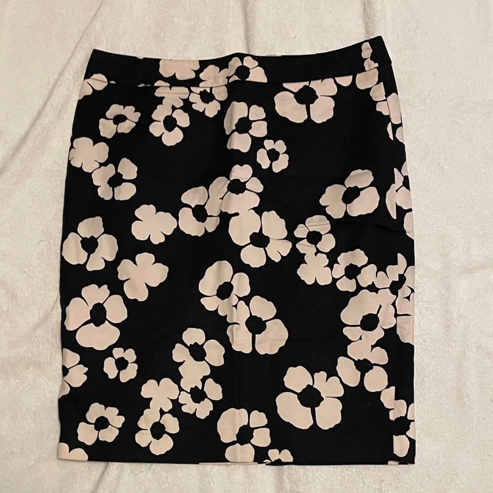 LOFT Black and Cream Floral Pencil Skirt